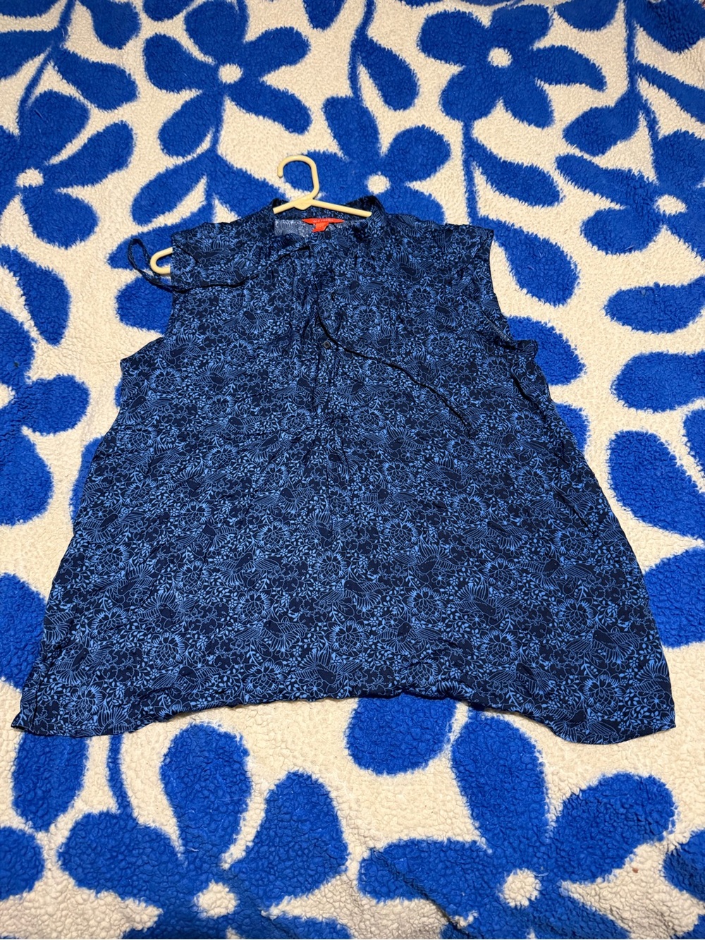 Sleeveless Floral Print Blouse - Navy Blue